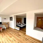 Bergstaetter Hof ايمنستادت ام الغو